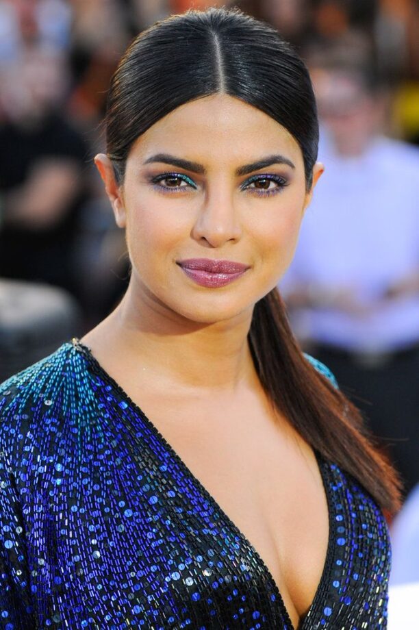 Have You Checked Priyanka Chopra’s Different Styles To Match Eyeliner With Outfits? - 1