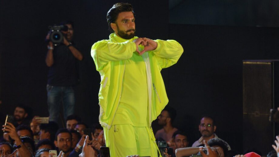 In NEON: 5 Looks Of Ranveer Singh That We Can’t Miss - 3