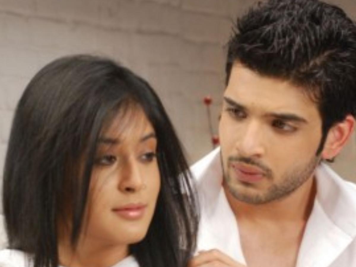 Kitani Mohabbat Hai Unseen Romantic Moments Of Kritika Kamra and Karan Kundrra 1