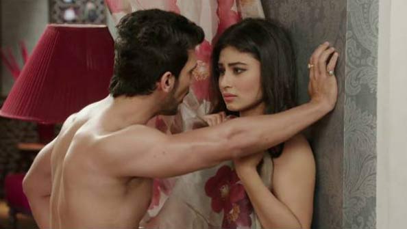 Most HOT Unseen Romantic Scenes Of Ritik and Shivanya From Naagin - 1