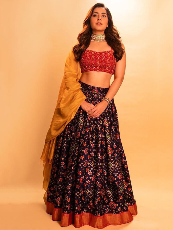 Samantha Akkineni, Pooja Hegde, And Rashi Khanna’s Lehenga Choli Looks That Should Be Your Go-To Pick - 5