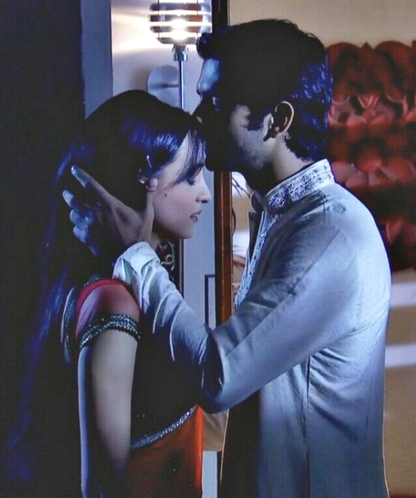 Sanaya Irani – Barun Sobti Unseen Romantic Moments From Iss Pyaar Ko Kya Naam Doon 1