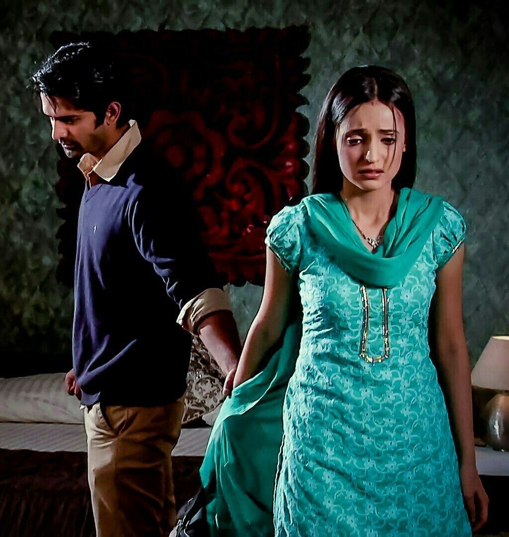 Sanaya Irani – Barun Sobti Unseen Romantic Moments From Iss Pyaar Ko Kya Naam Doon 3