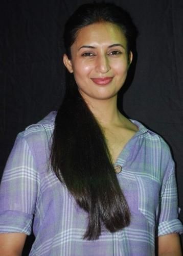 See How Divyanka Tripathi And Sriti Jha Look Without Makeup - 2