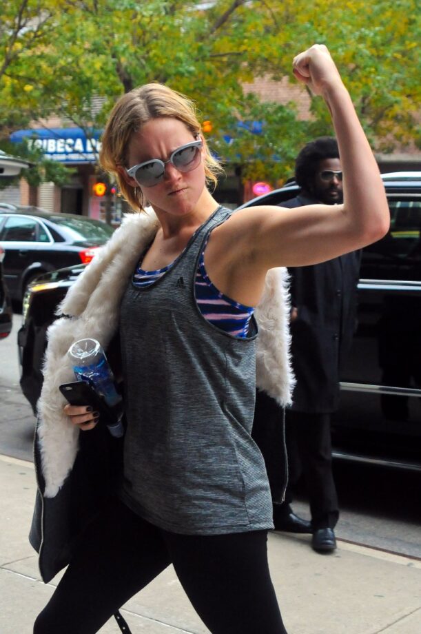 Smart Gym Looks To Steal From Jennifer Lawrence! - 0