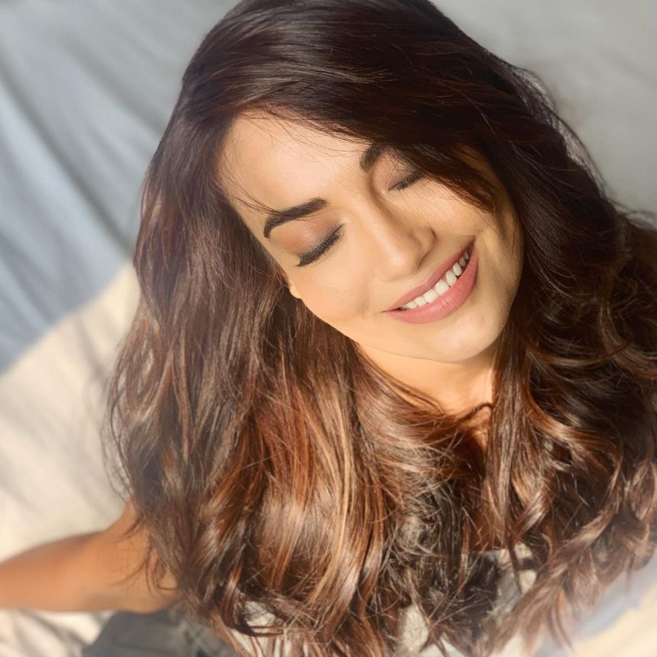 Take Cues From Surbhi Jyoti's Bold Eye Makeup Looks For Upcoming Wedding Season 833464