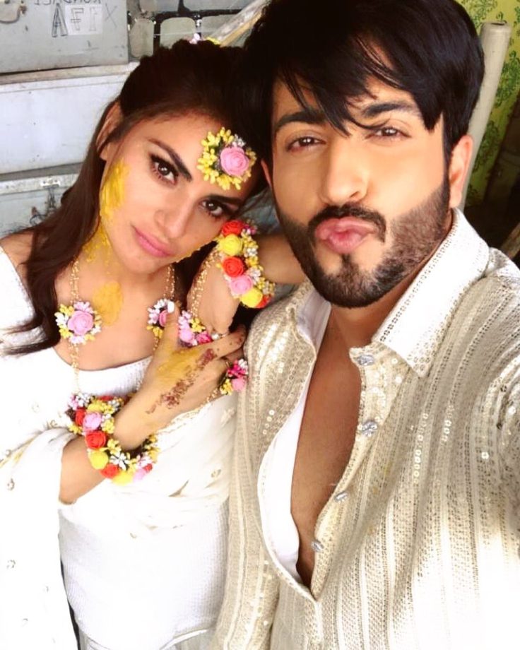 [UNSEEN PHOTOS] Kundali Bhagya Actors Shraddha Arya And Dheeraj Dhoopar Caught On Camera 834945