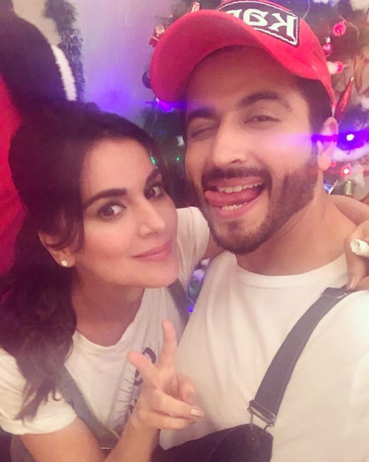 [UNSEEN PHOTOS] Kundali Bhagya Actors Shraddha Arya And Dheeraj Dhoopar Caught On Camera 834949