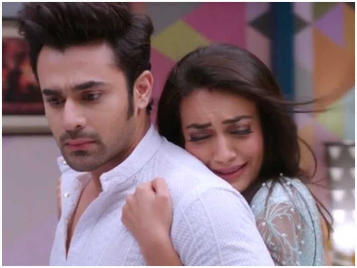 Unseen Romantic Moments From Naagin 3