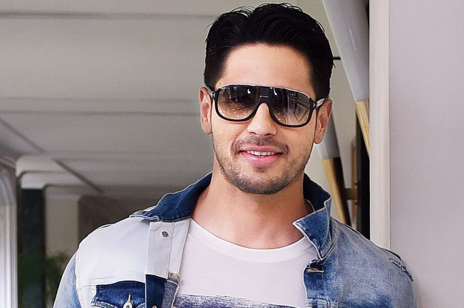 Want silky smooth hair like HOT Sidharth Malhotra? Know his daily hair care routine - 1