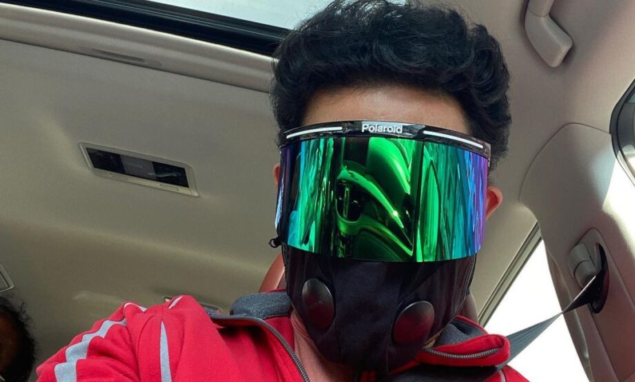 Abhishek Bachchan shares hilarious mask-up picture, Farah Khan's comment will crack you up