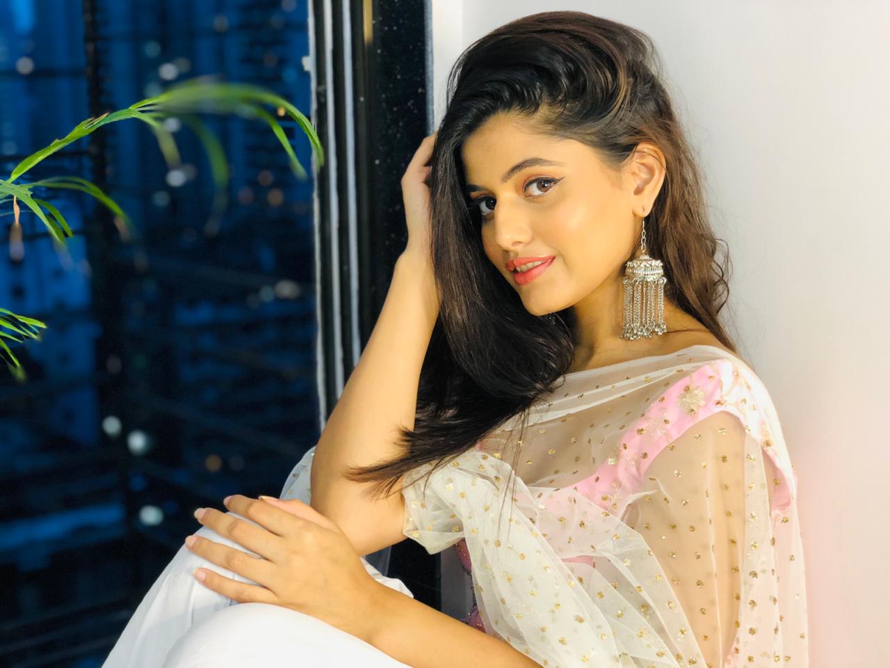 Bohemian flowy dress is my beachwear fashion: Anahita Bhooshan of Baalveer Returns 2