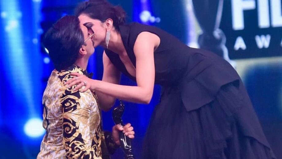 Deepika Padukone And Ranveer Singh’s Hottest Kissing Moments That Went Viral - 0