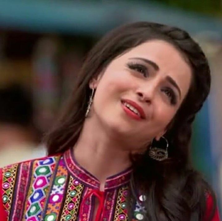 Divyanka Tripathi VS Shrenu Parikh VS Shivangi Joshi: Who's Your Favourite Expression QUEEN? 3