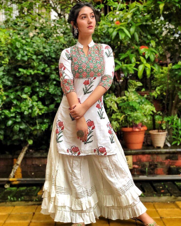 Diwali 2020: Shivangi Joshi, Erica Fernandes, Ashnoor Kaur’s Latest Trends For Your Diwali Outfit Inspiration - 0