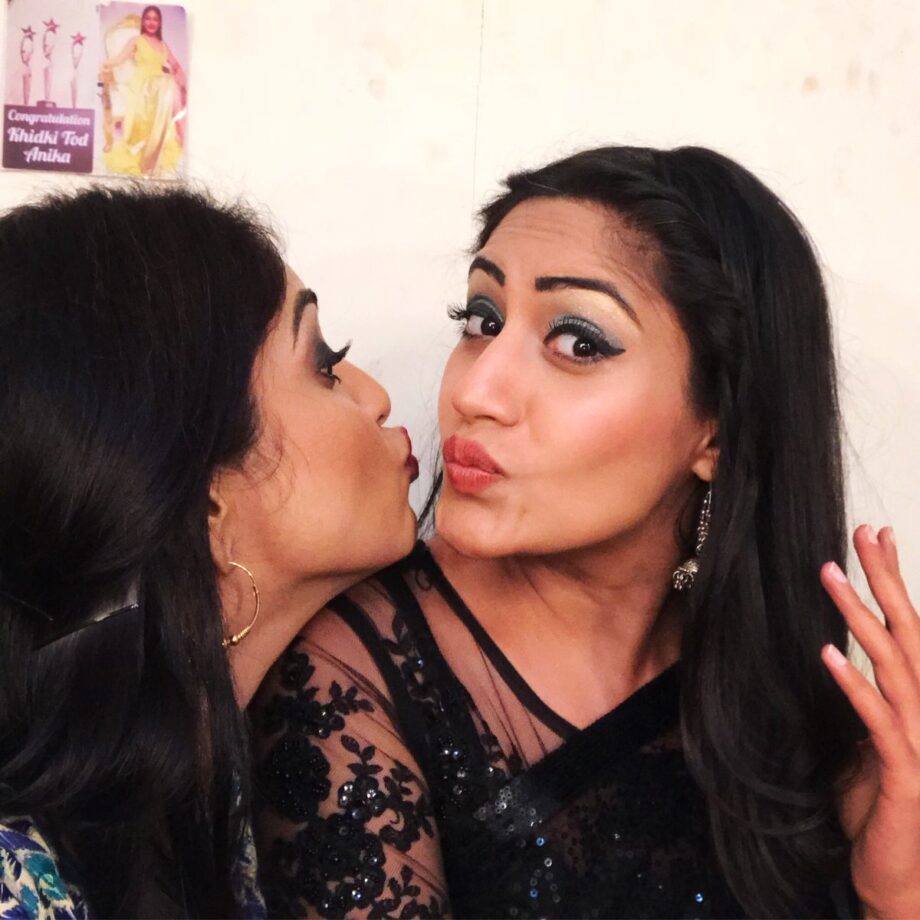 How To Click A Perfect Pout Picture? Learn From Erica Fernandes, Surbhi Chandna And Nia Sharma - 4