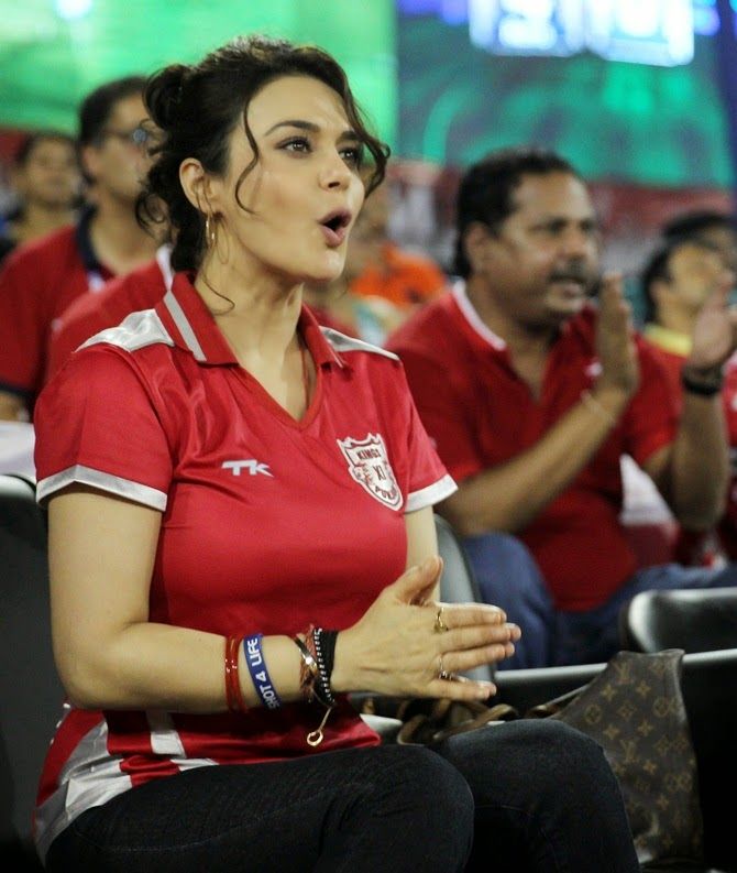 IPL 2020: Preity Zinta’s Cutest Cheering Moments For Kings XI Punjab That Will Make You Crush On Her - 1