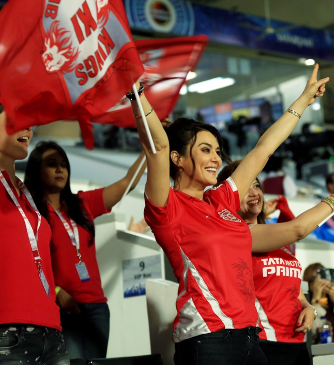 IPL 2020: Preity Zinta’s Cutest Cheering Moments For Kings XI Punjab That Will Make You Crush On Her - 3