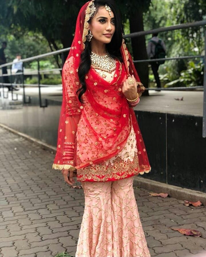 Mallika Singh, Surbhi Jyoti And Shrenu Parikh: Celebrity Inspired Gharara Sets For Diwali Puja At Home - 1