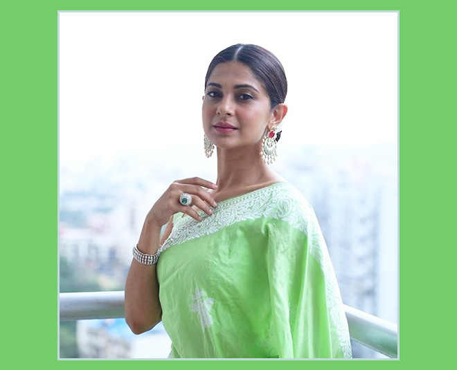 Navratri Festival 2020 Colours, GREEN: Jennifer Winget, Shivangi Joshi, Shrenu Parikh Green Ethnic Look - 4