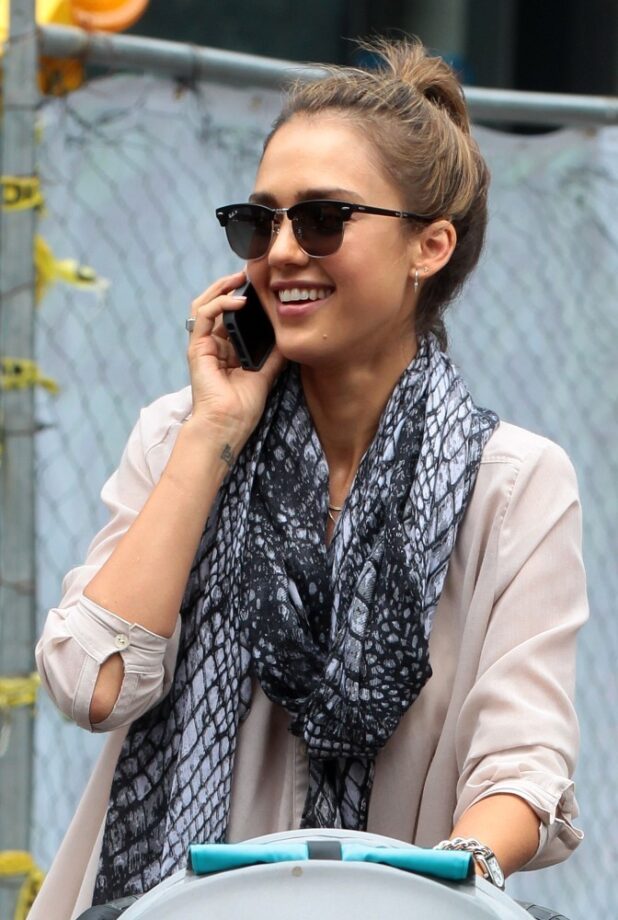 Sunglass Trends: Trendy Sunglass Looks From Scarlett Johansson, Angelina Jolie, and Jessica Alba - 3