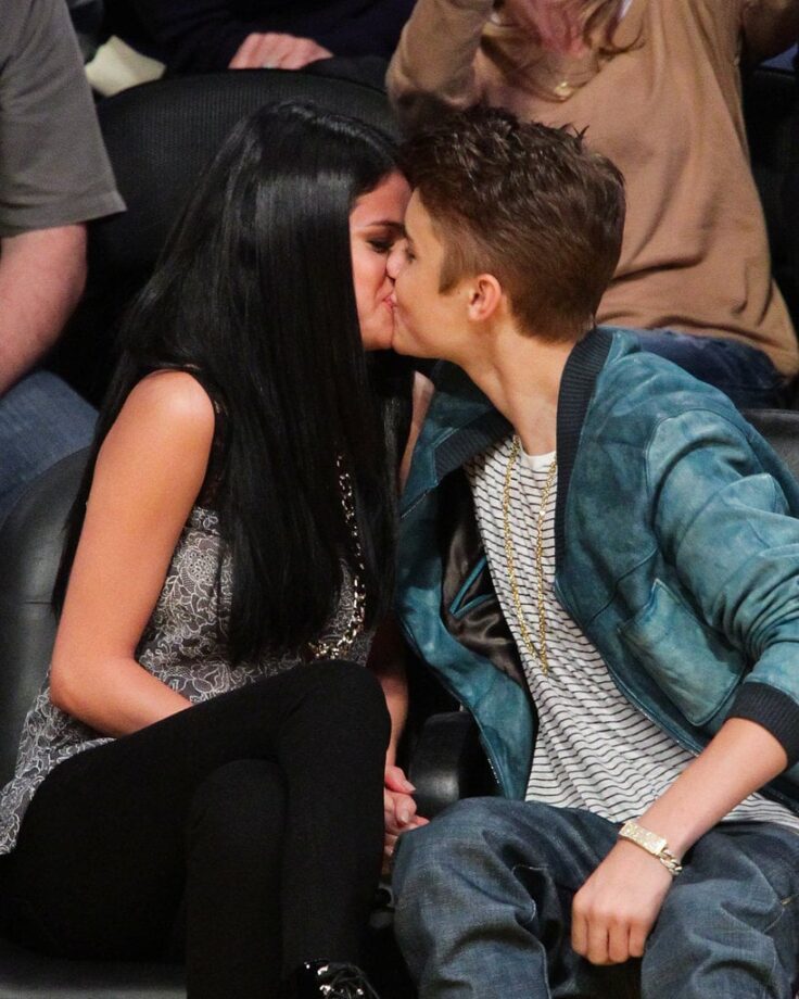 Throwback To HOT Kissing Moments of Selena Gomez With Justin Bieber - 1