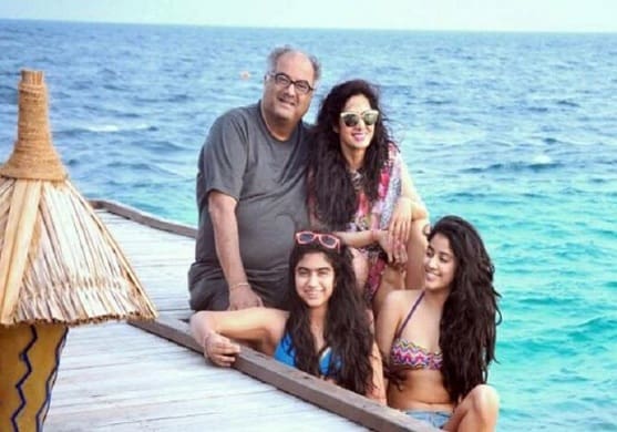 Unseen hot beach photos of Tara Sutaria, Alaya F, Janhvi Kapoor, Sara Ali Khan - 4