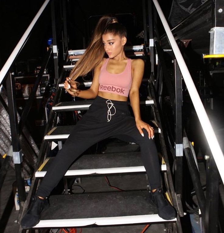 See Pics: Kim Kardashian, Ariana Grande And Taylor Swift’s Workout Pics Go Viral - 2