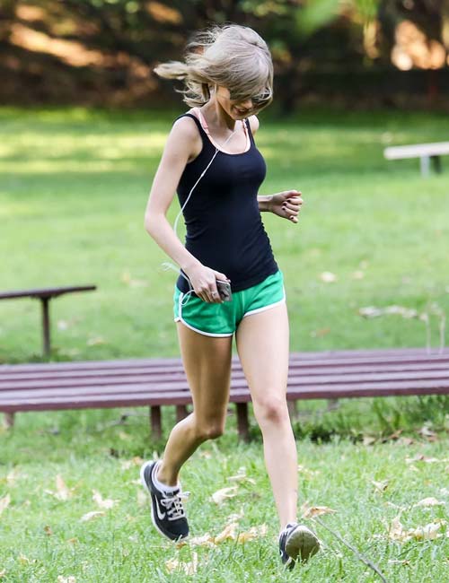 See Pics: Kim Kardashian, Ariana Grande And Taylor Swift’s Workout Pics Go Viral - 3