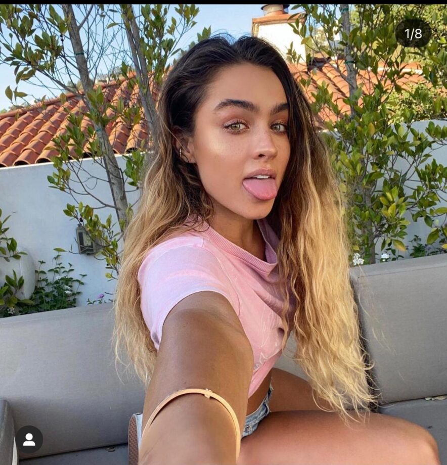 6 Times Sommer Ray Looked Hot In Selfie - 3