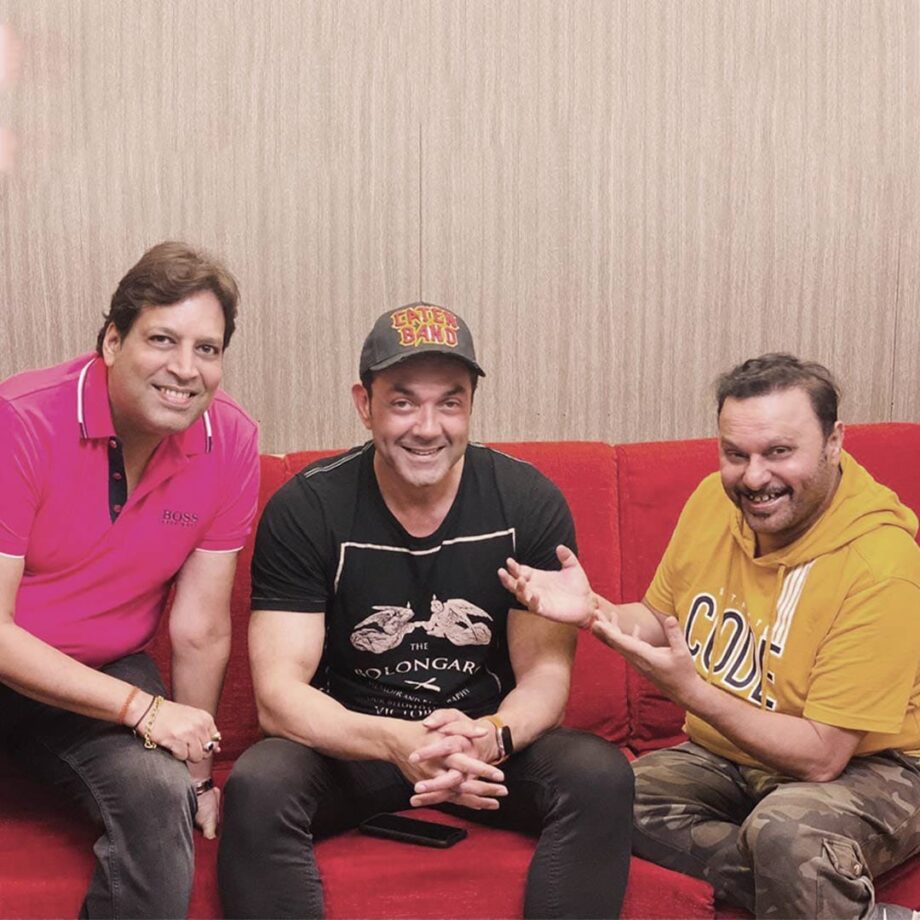 After the cult blockbuster film “Apne”, director Anil Sharma & producer Deepak Mukut brings three generations of Deols – Dharmendra, Sunny Deol, Bobby Deol & Karan Deol together for it’s sequel “Apne 2” - 1