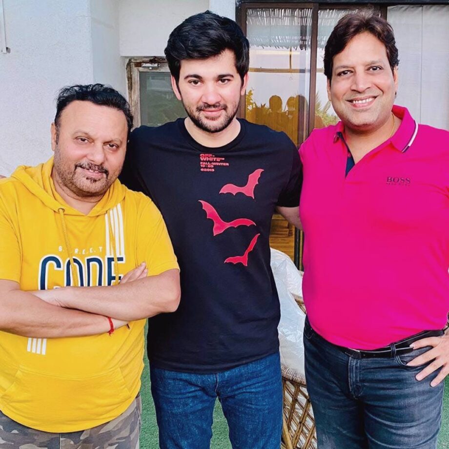 After the cult blockbuster film “Apne”, director Anil Sharma & producer Deepak Mukut brings three generations of Deols – Dharmendra, Sunny Deol, Bobby Deol & Karan Deol together for it’s sequel “Apne 2” - 2