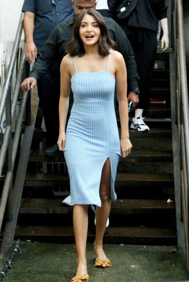 Aishwarya Rai Bachchan VS Anushka Sharma VS Priyanka Chopra: Attractive Babe In Hot Bodycon Outfit - 2