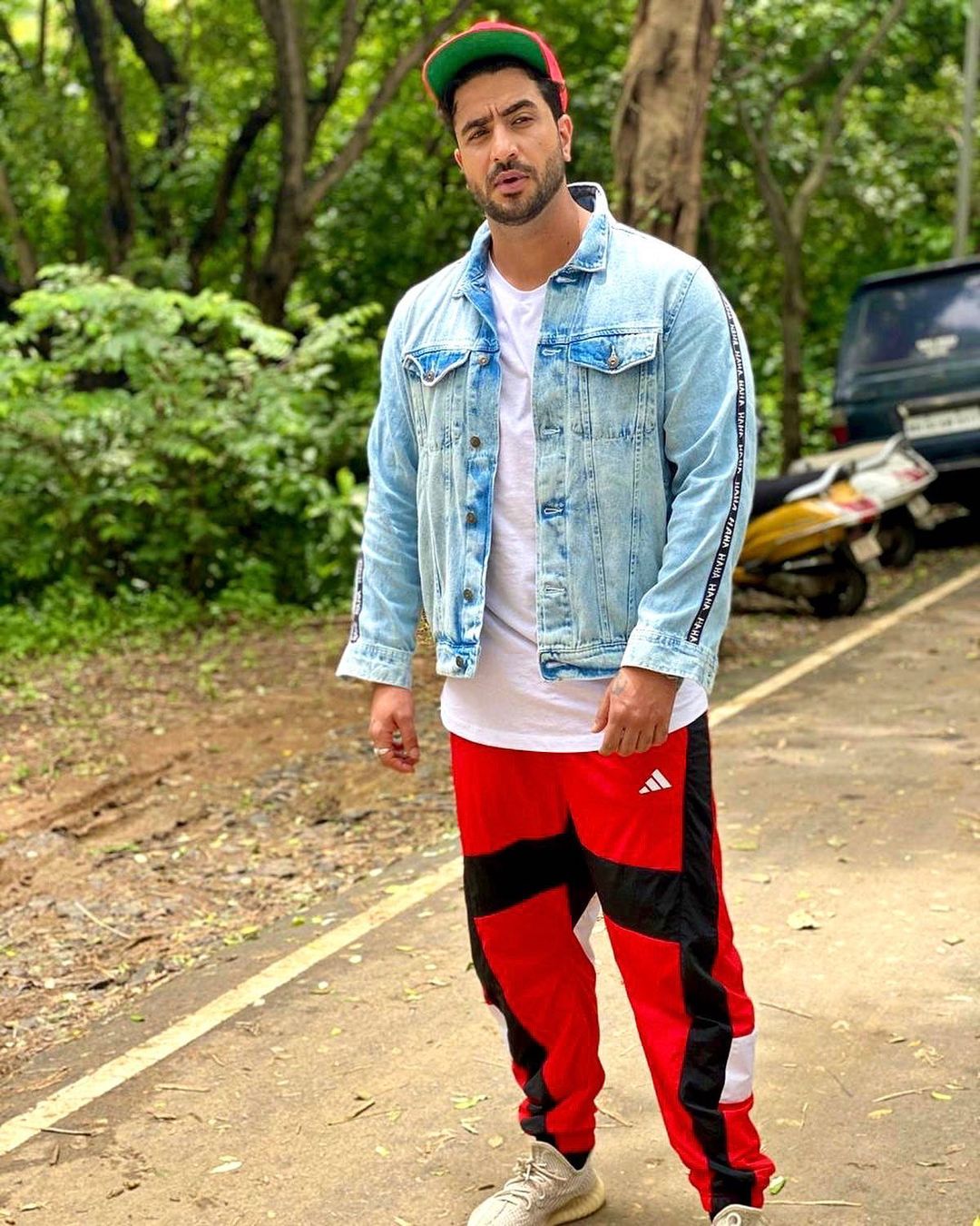 Aly Goni, Nishant Singh Malkani, Harsh Rajput's Denim Fashion Sets Instagram On Fire; See Pics 6