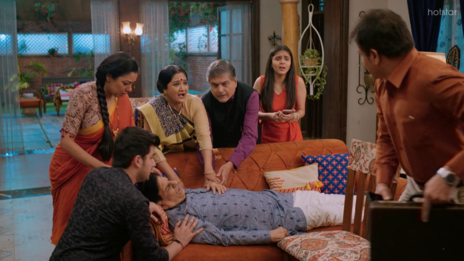 Anupamaa Written Update Ep103 9th November 2020: Bapuji suffers from heart attack