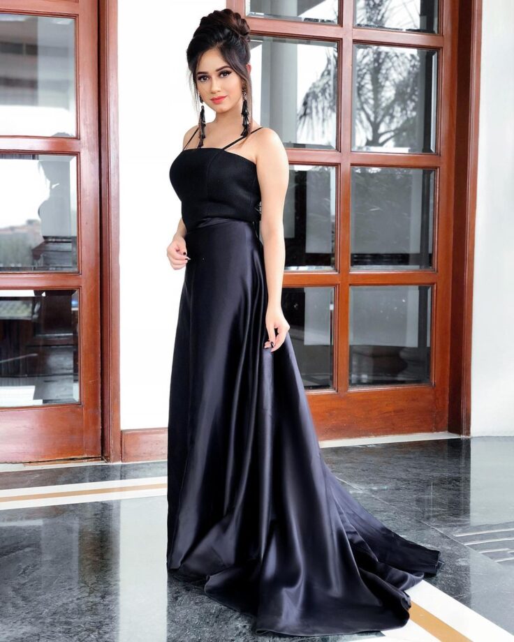 Ashi Singh Vs Jannat Zubair: Who Looked Radiant In Lovely Black Slip Dress? - 0
