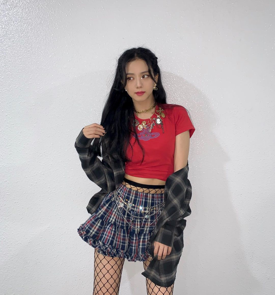 BLACKPINK's Rose VS Jisso VS Jennie VS Lisa: Who's The HOTTEST Babe In Crop Top? 4