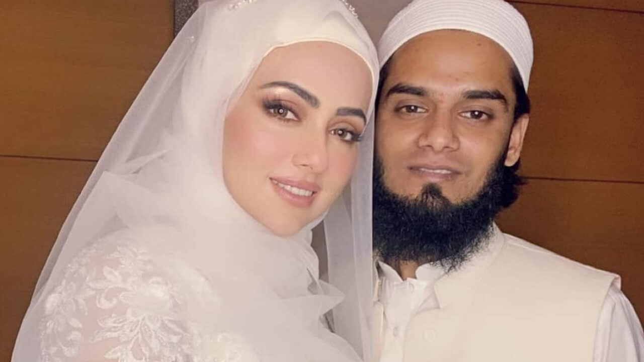 CONGRATULATIONS: Bigg Boss 6 fame Sana Khan marries Mufti Anas 839260