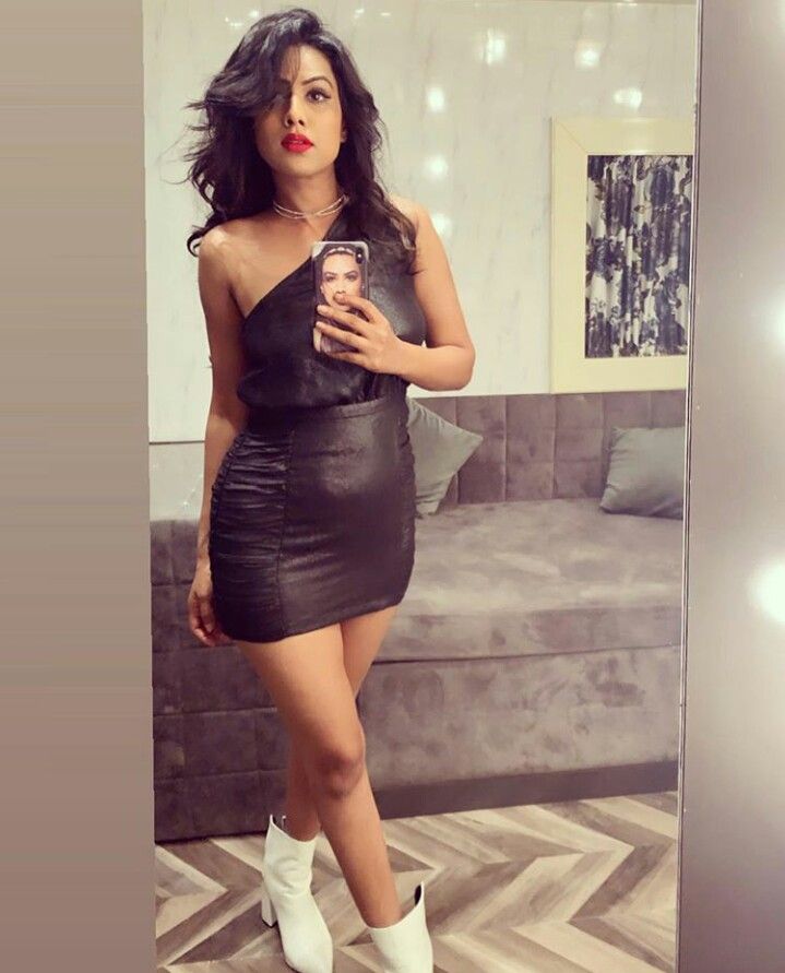 Erica Fernandes, Hina Khan, Nia Sharma: Hot pictures in bodycon dresses - 4