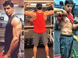 Fashion Alert: Shahid Kapoor, Tiger Shroff, And Sidharth Malhotra’s Stunning Gym Look Which You Can’t Afford To Miss! - 4