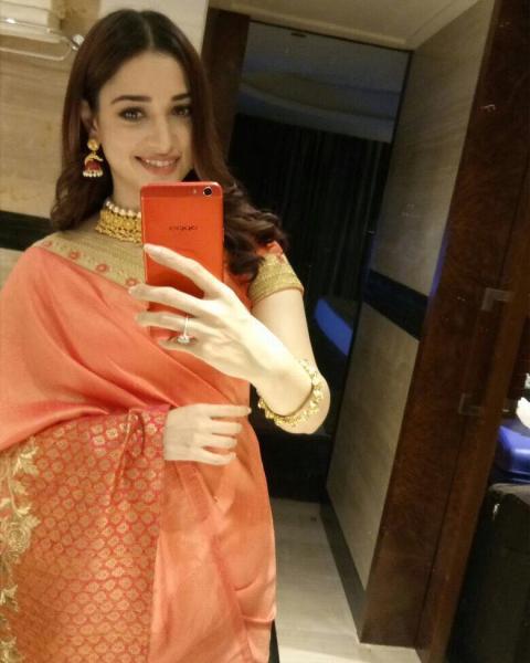 From Tamannaah Bhatia To Disha Patani: Hottest Mirror Selfies Of Celebs - 1