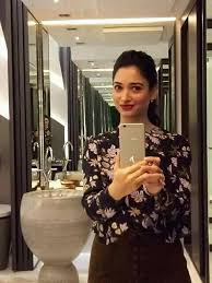 From Tamannaah Bhatia To Disha Patani: Hottest Mirror Selfies Of Celebs - 0