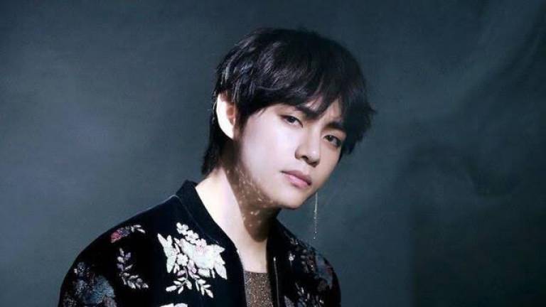 Get To Know BTS V aka Kim Taehyung’s Smoky Eye Look Secrets - 0