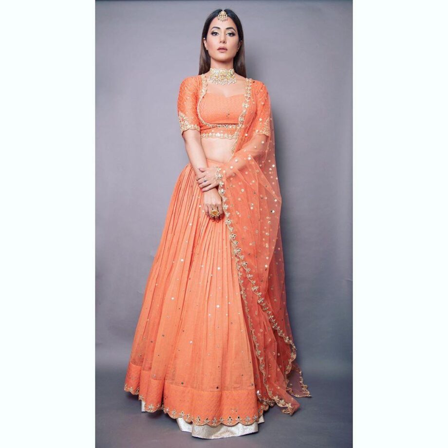 Rock the bridesmaid game: Take cues on how to dress like the best bridesmaid from Hina Khan - 3