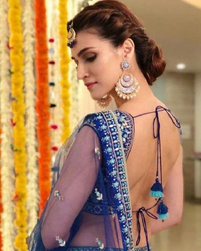 Hottie Alert: Ace the HOT 'backless' fashion look like Kriti Sanon 2