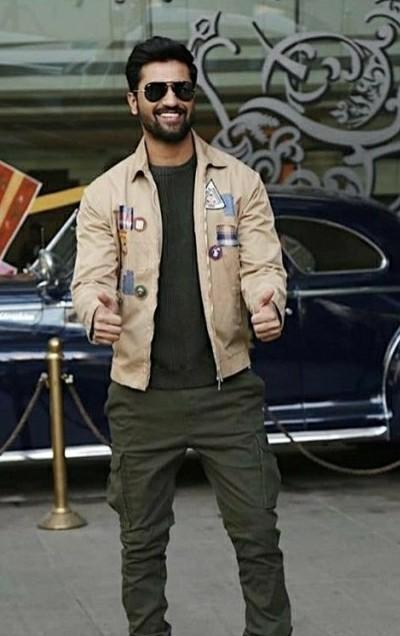 Jacket looks of Hrithik Roshan and Vicky Kaushal - 3