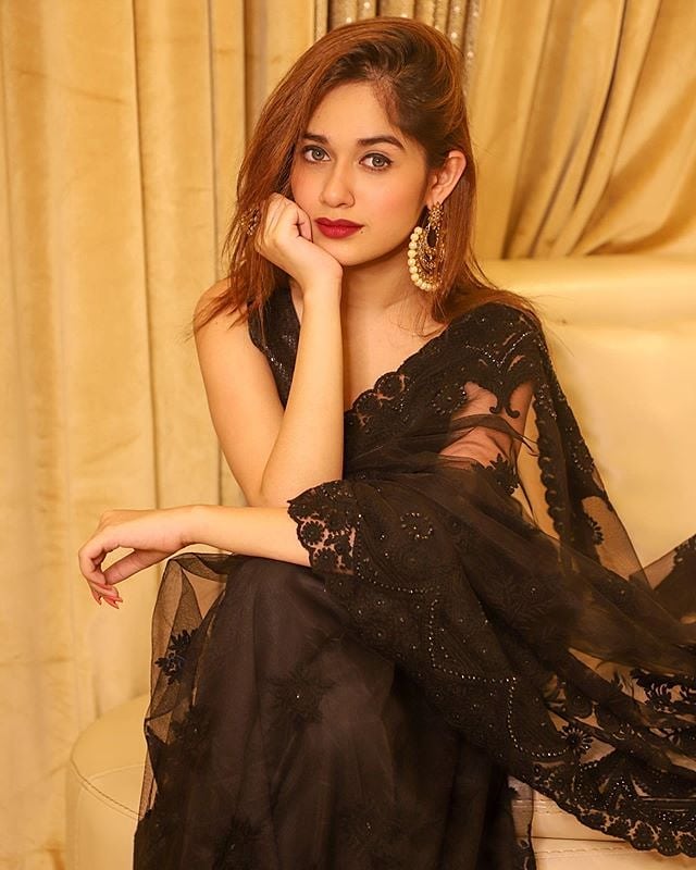 Jannat Zubair In Black Saree or Red Lehenga: The Best Embellished Shimmer Net Outfit 3