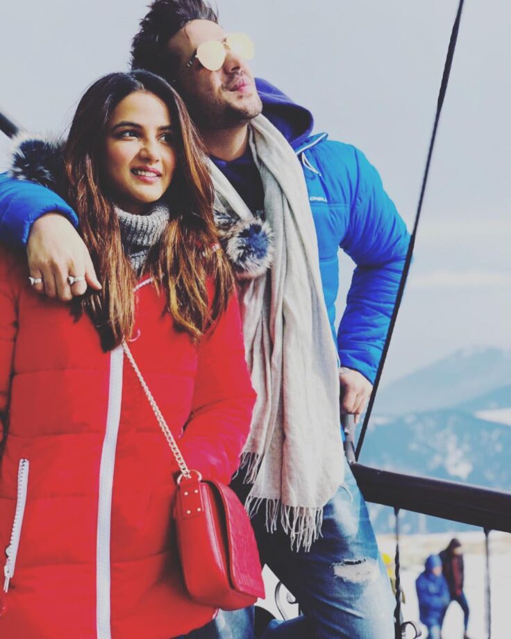 Relationship Goals: Netizens just can’t stop gushing over Aly Goni and Jasmin Bhasin’s candid photos - 4