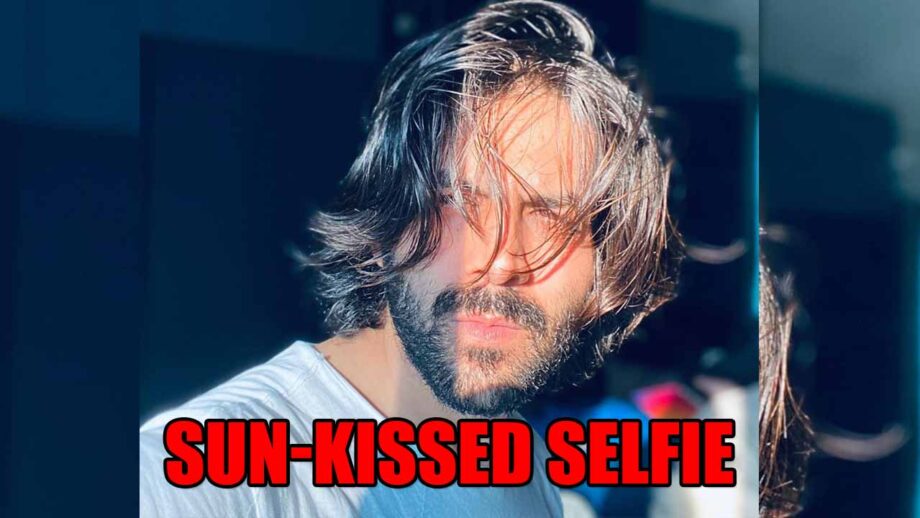 Kartik Aaryan shares latest sun-kissed selfie, fans go crazy