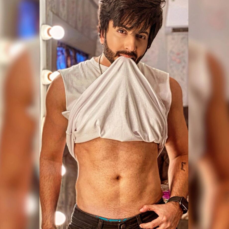 Kundali Bhagya: Dheeraj Dhoopar’s Secret YOUNG And FIT Instagram Moments - 2